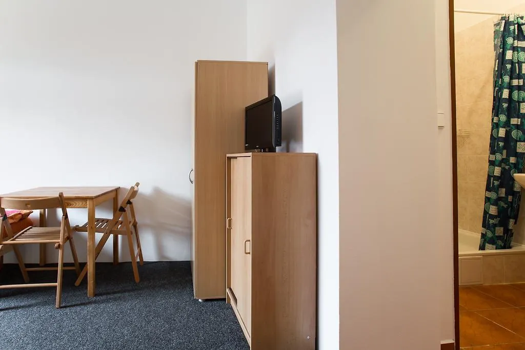 Holeckova Hostel Praha 0*,